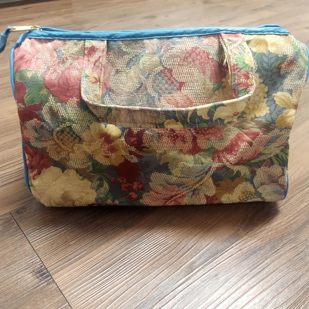 Allegro Pacific Travel Cosmetics Fabric Bag Floral. Vintage. Lined. Cottagecore